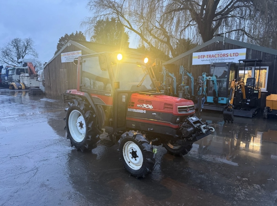 MITSUBISHI MT306 4WD COMPACT TRACTOR