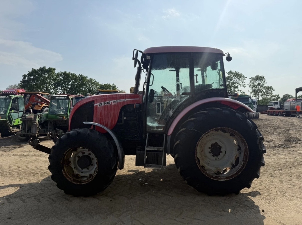 ZETOR 95 PROXIMA 4x4 TRACTOR - Image 4