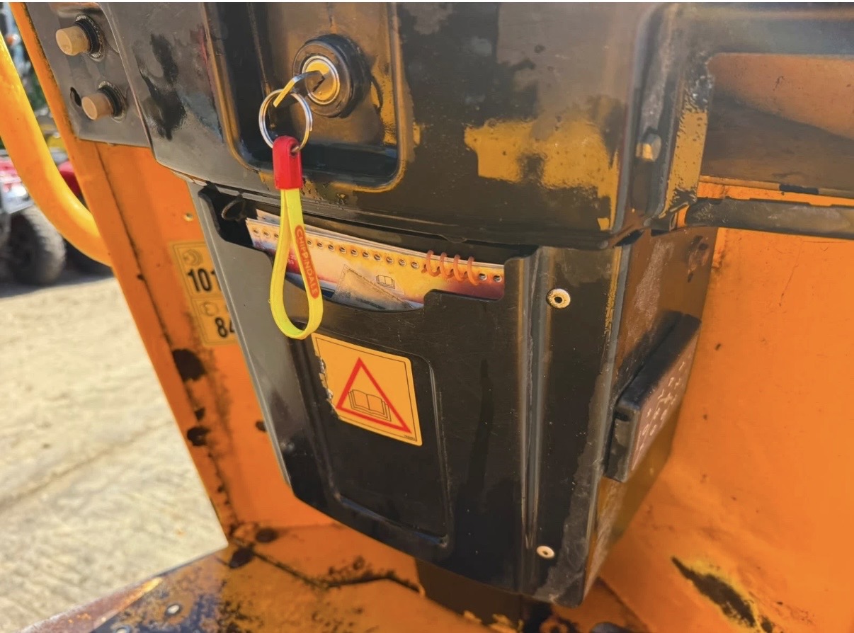 THWAITES 1 TON HIGH TIP DUMPER - Image 9