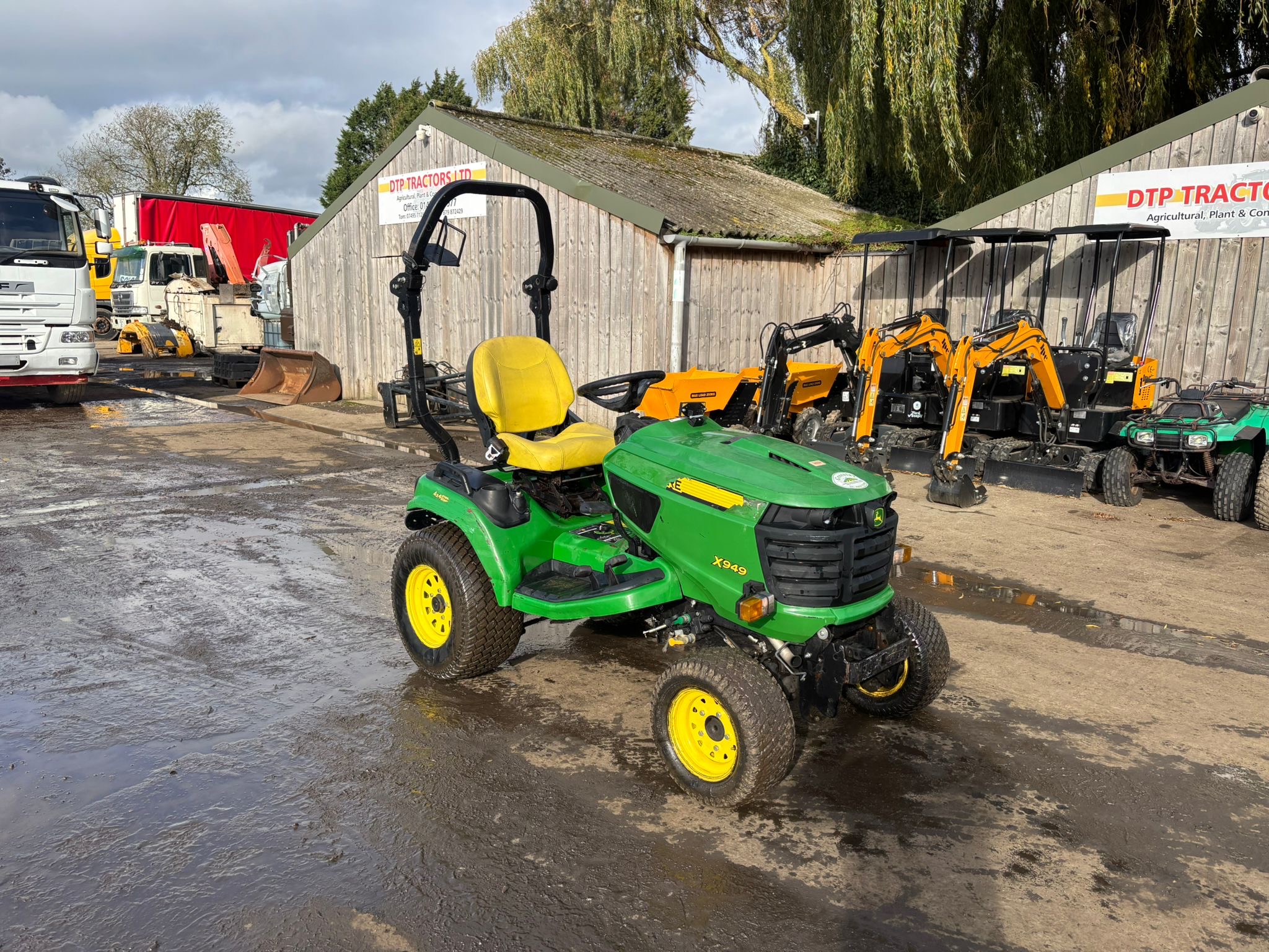 JOHN DEERE X949 4WD COMPACT TRACTOR