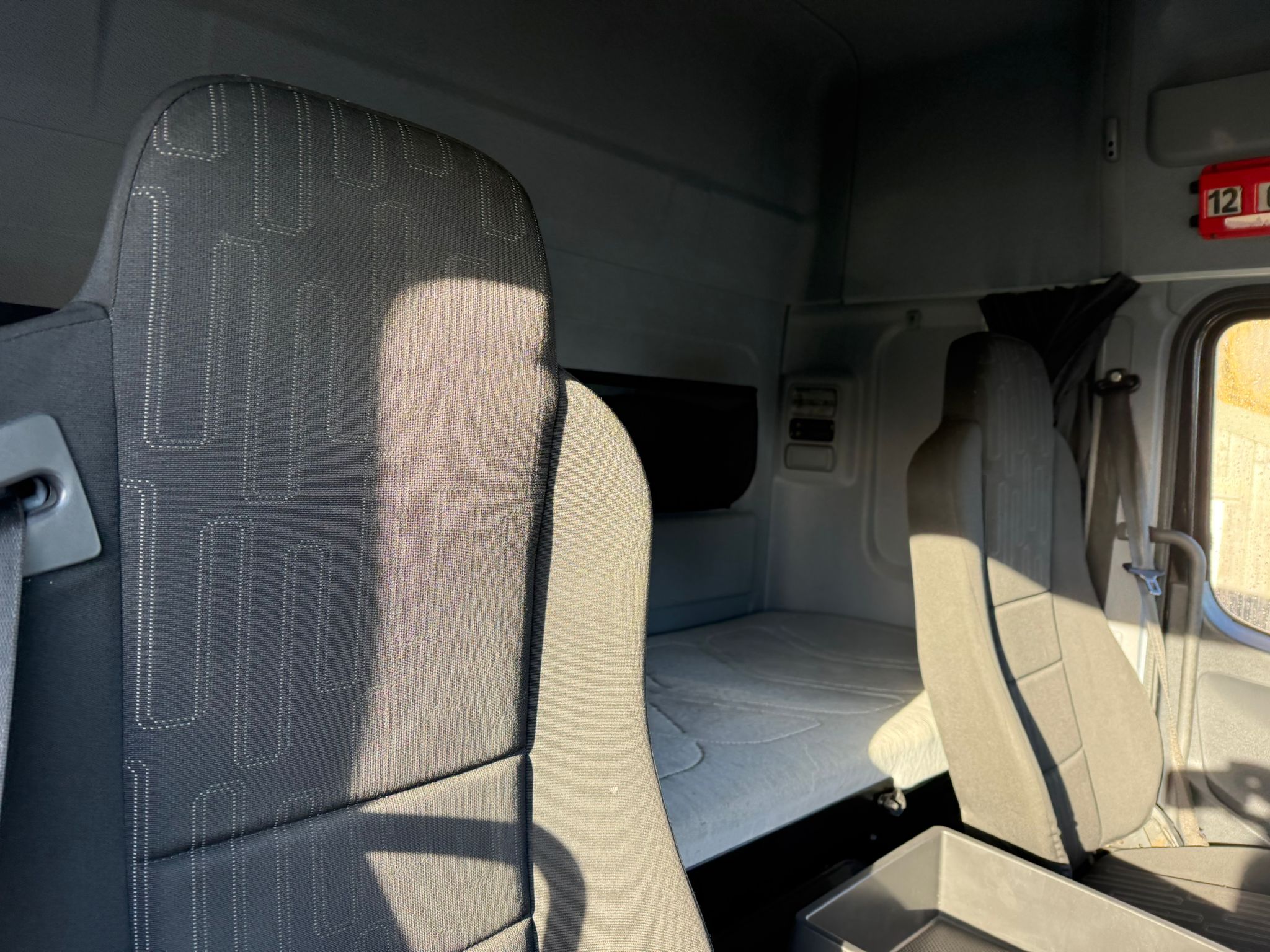 MERCEDES 1518 LIVESTOCK CATTLE LORRY - Image 16