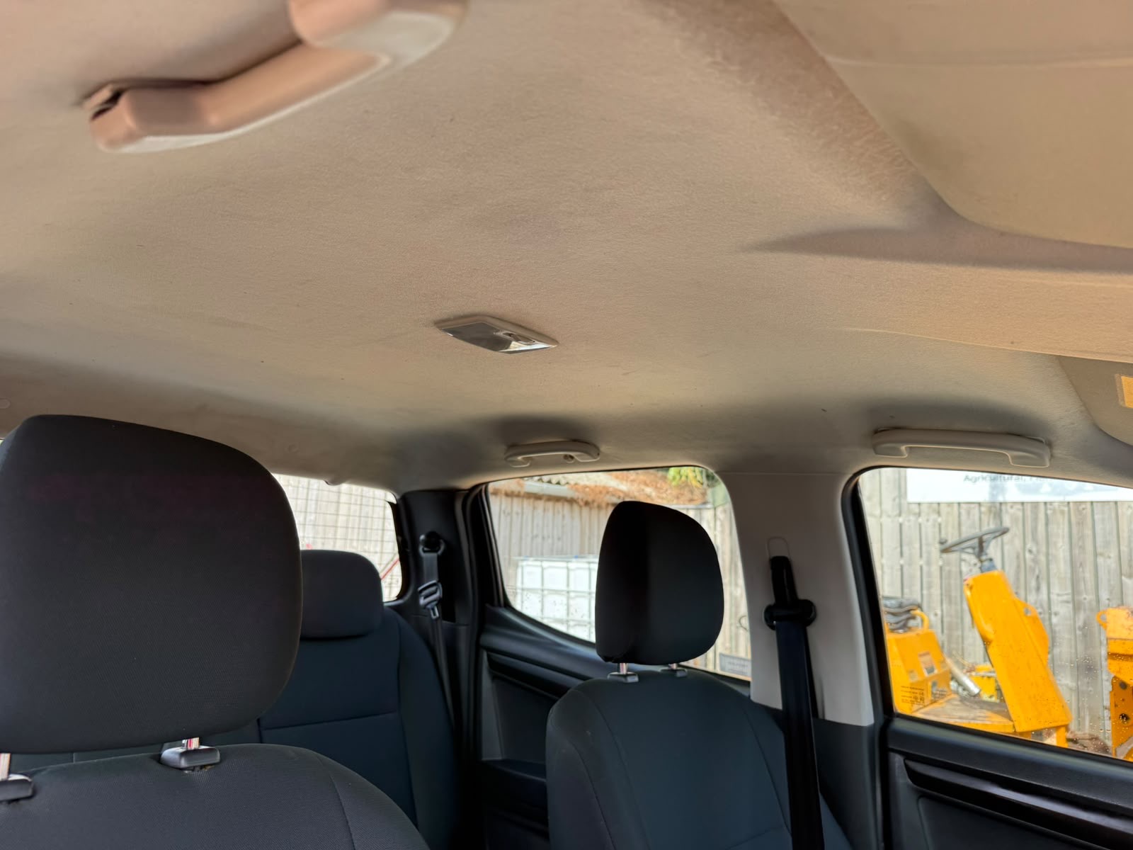 ISUZU D MAX 4x4 PICKUP - Image 14