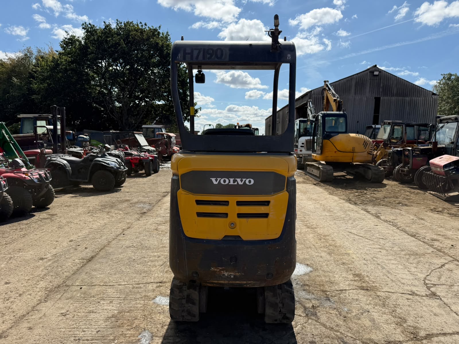 VOLVO EC15D MINI DIGGER EXCAVATOR - Image 15