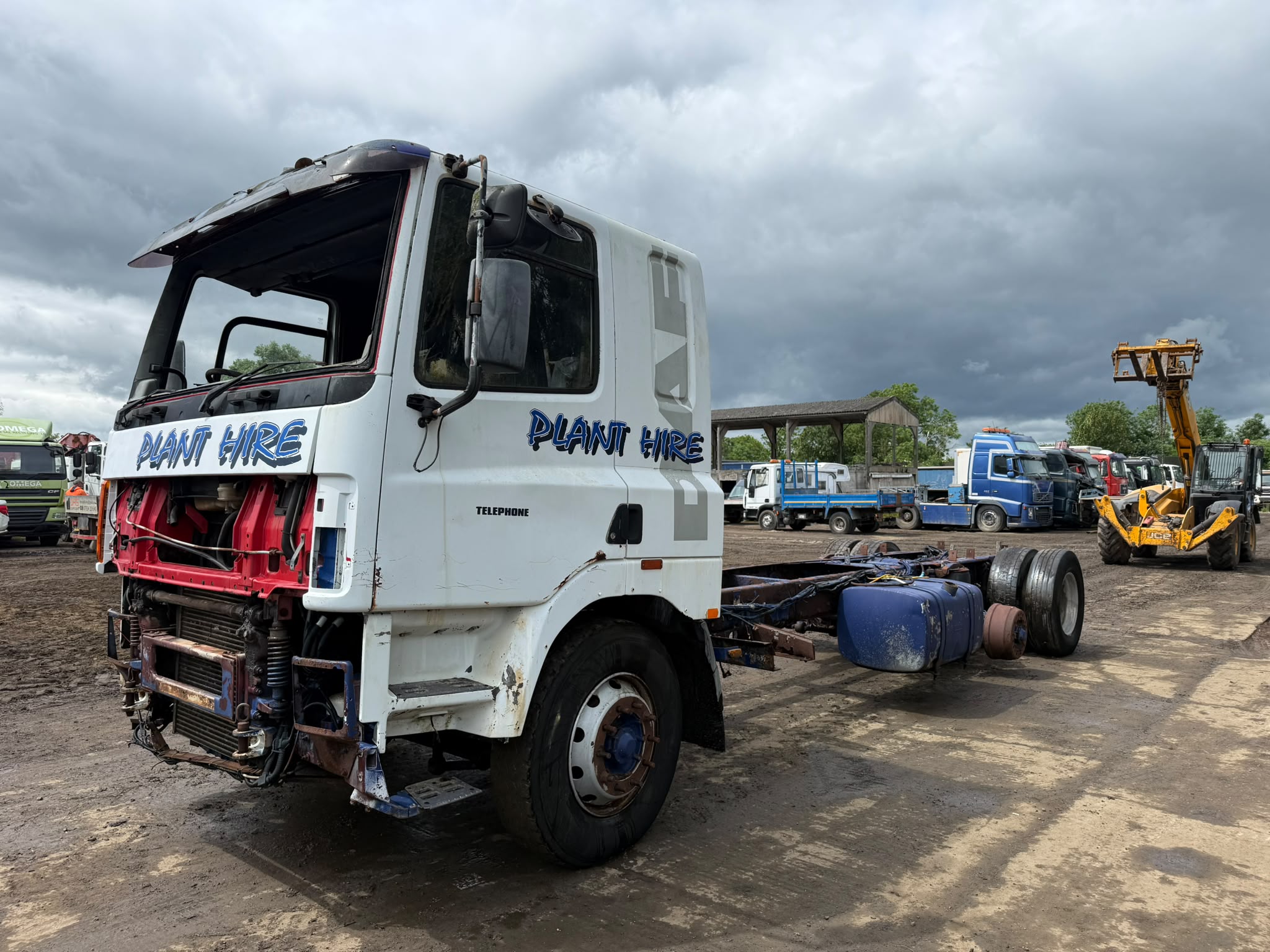 DAF CF 85.360 CAB & CHASSIS LORRY - Image 2