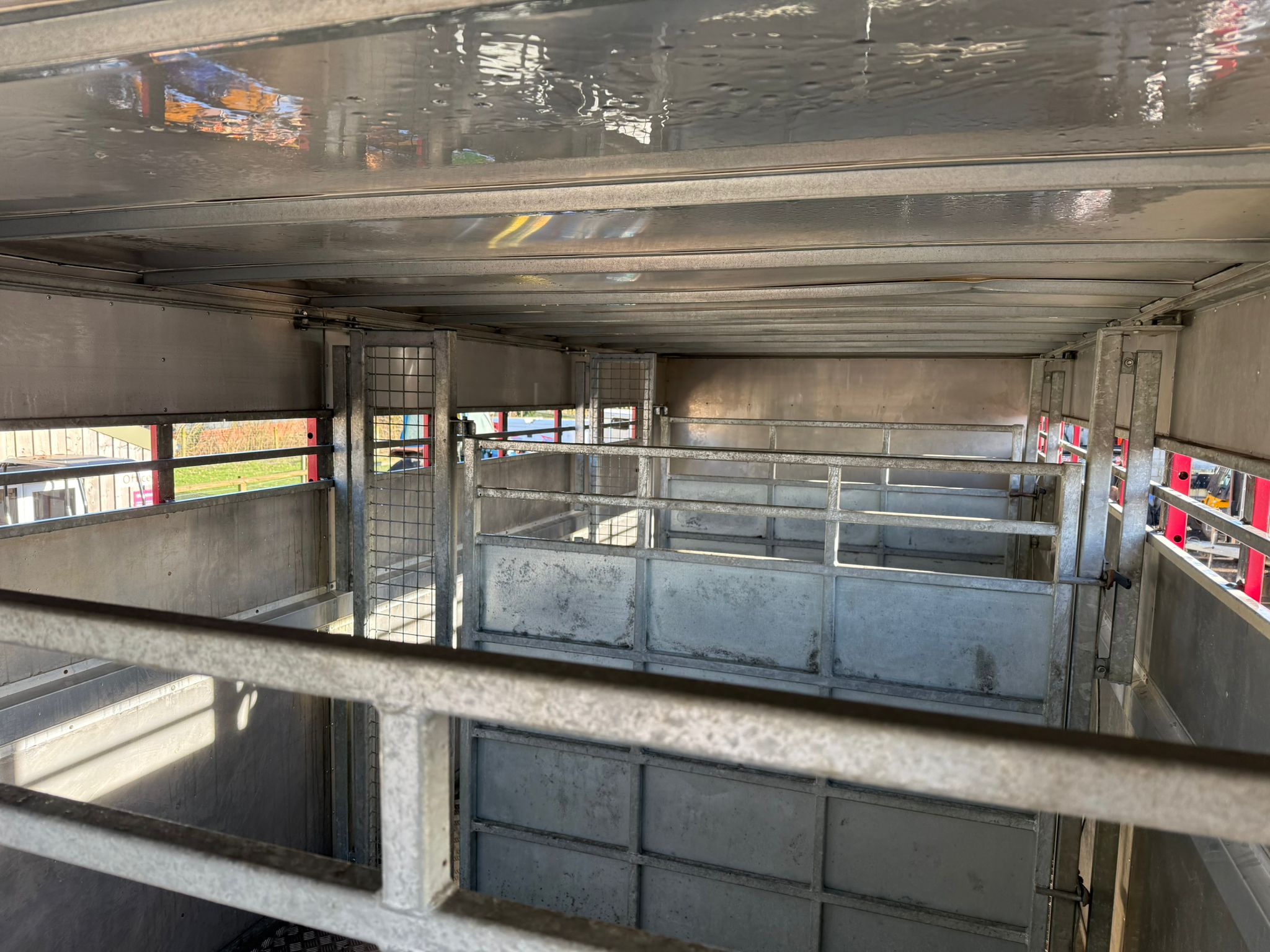 MERCEDES 1518 LIVESTOCK CATTLE LORRY - Image 24