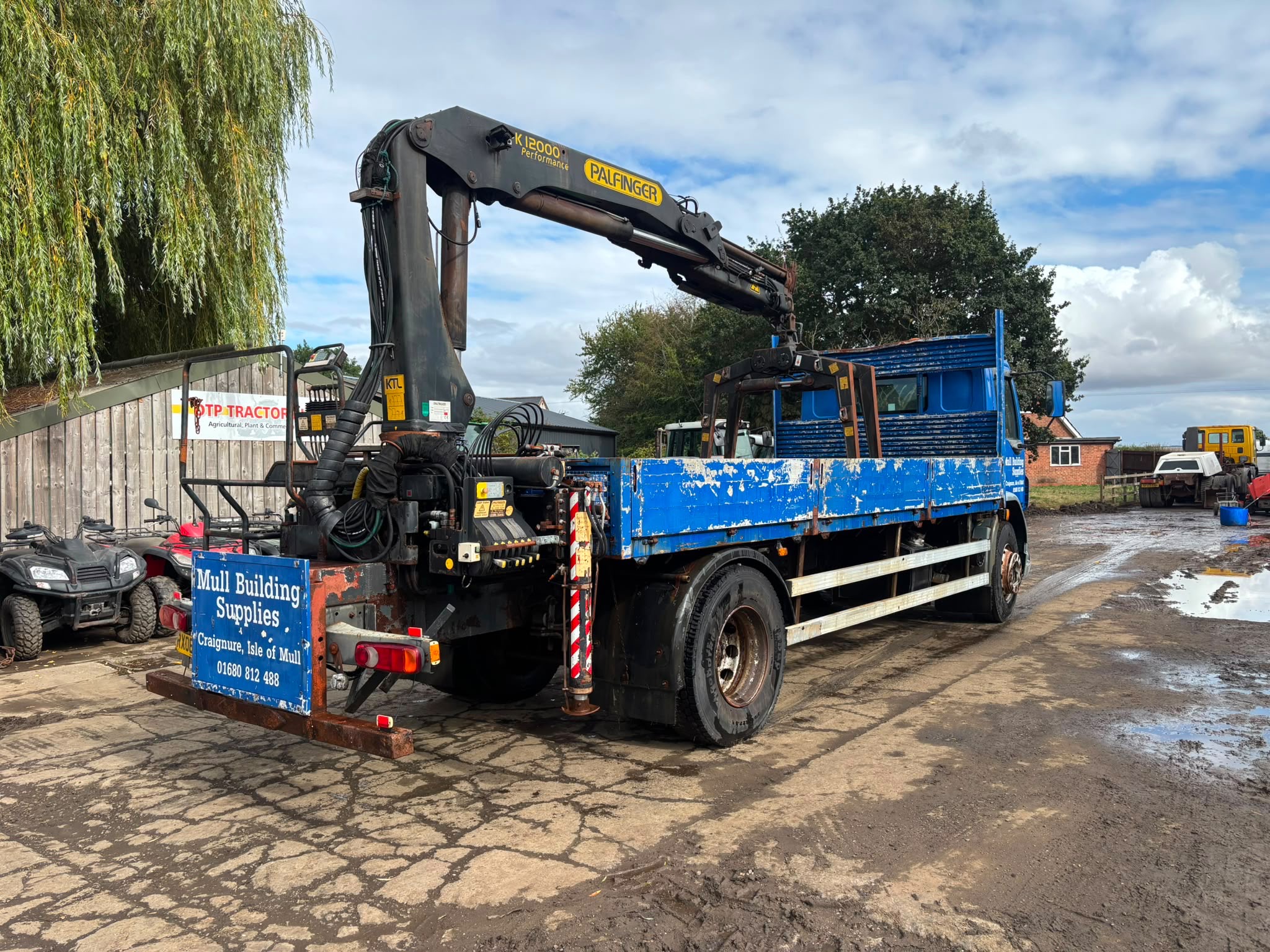 DAF LF 55.220 BRICK GRAB CRANE LORRY - Image 2