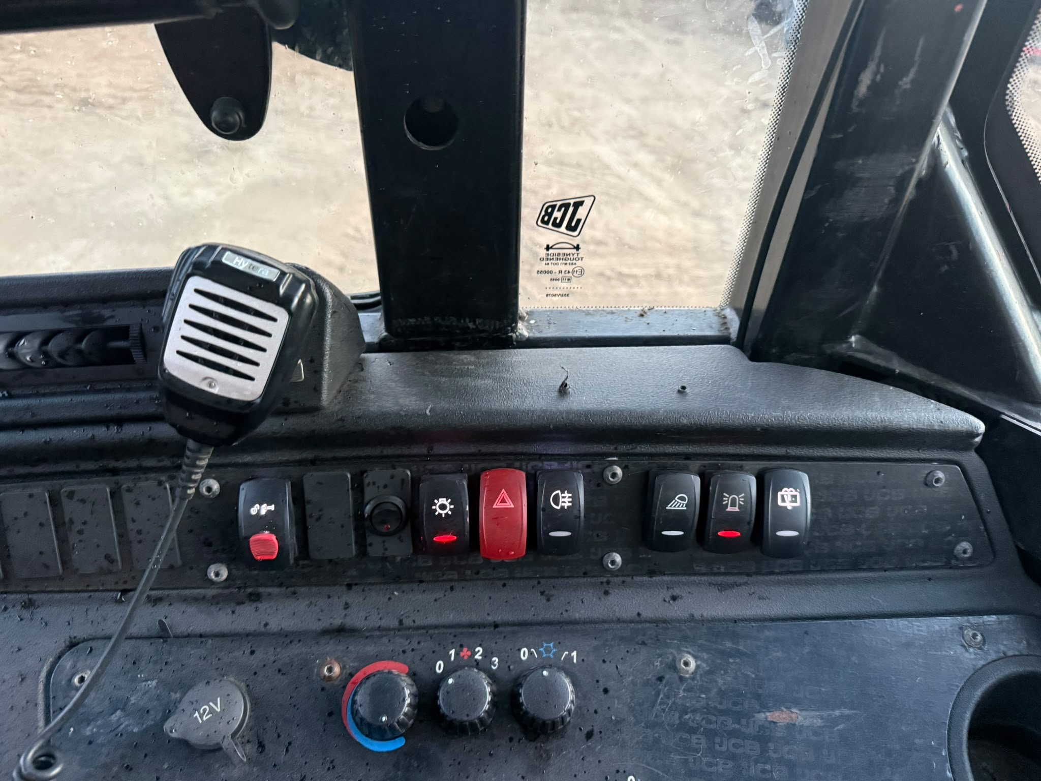 JCB 407 MINI WHEELED LOADER - Image 9