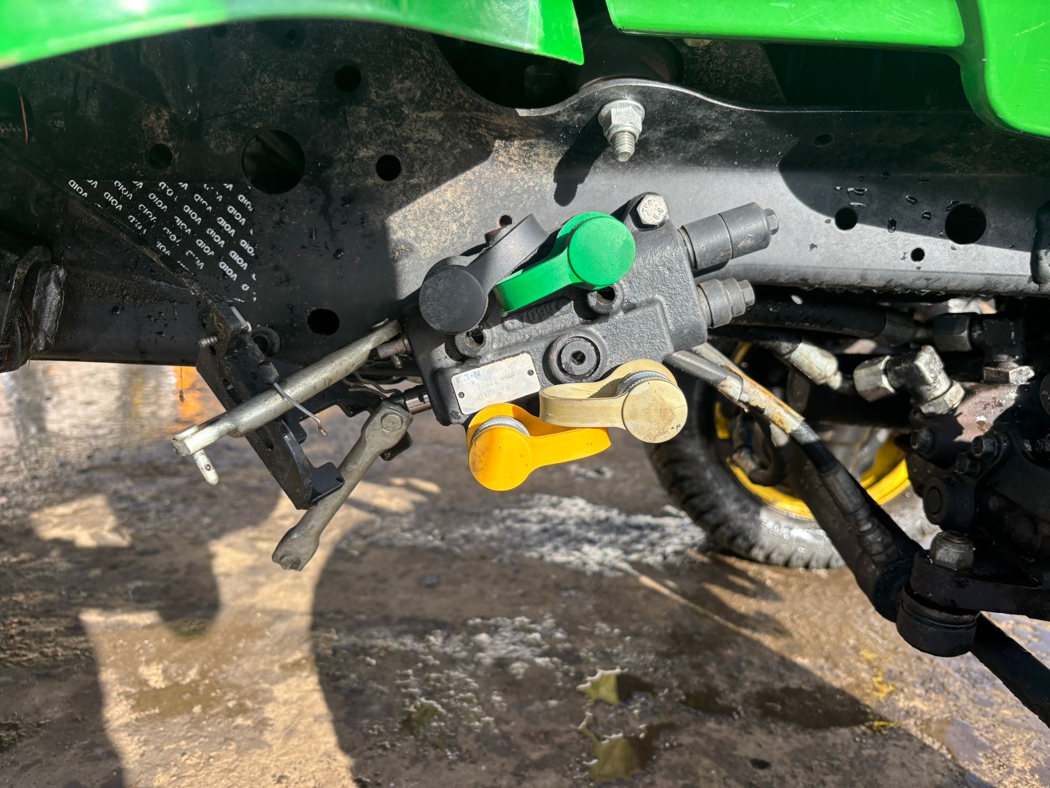 JOHN DEERE X949 4WD COMPACT TRACTOR - Image 17