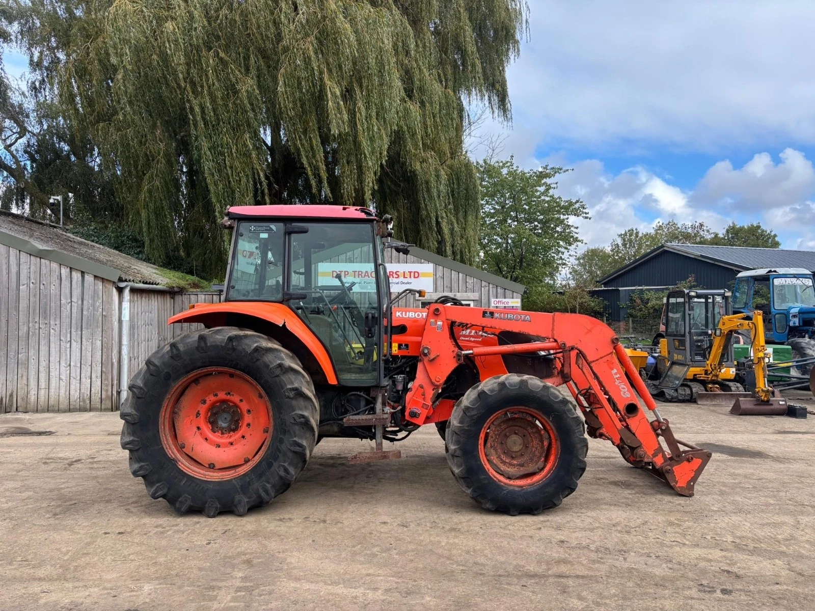 KUBOTA ZM108S DUAL SPEED 4WD LOADER TRACTOR - Image 7