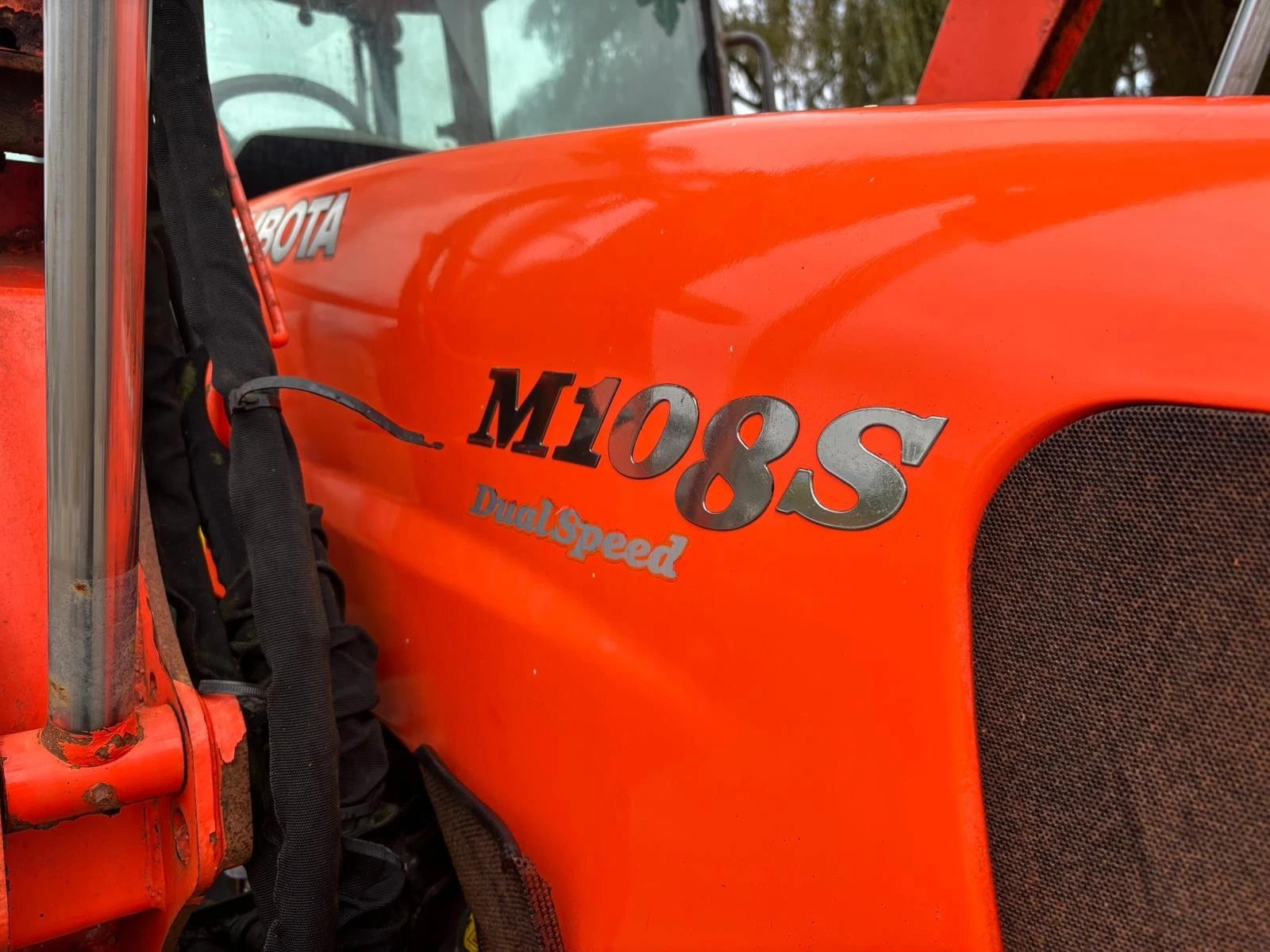 KUBOTA ZM108S DUAL SPEED 4WD LOADER TRACTOR - Image 9