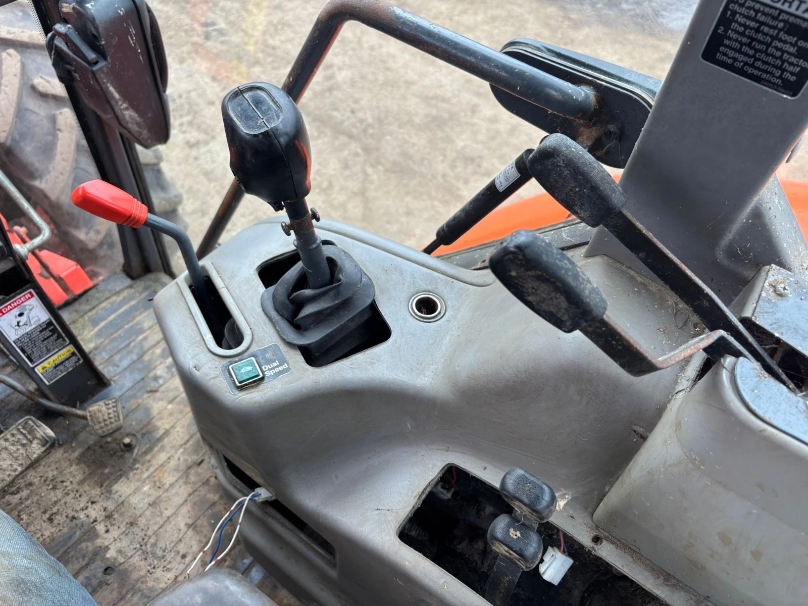 KUBOTA ZM108S DUAL SPEED 4WD LOADER TRACTOR - Image 18